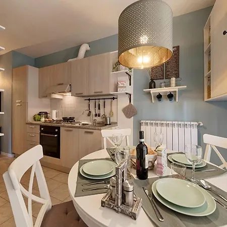 Two-bedroom Rise And Shine Apartment Acquaseria