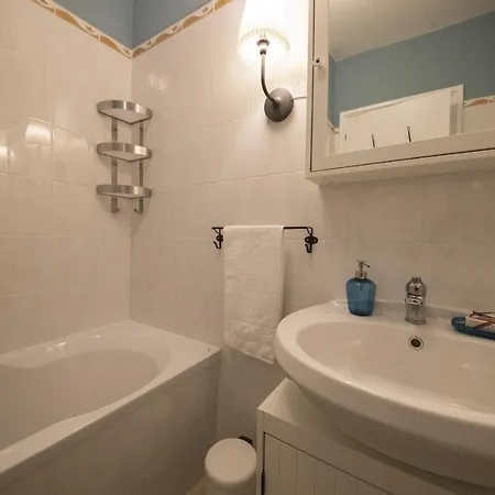 Two-bedroom Rise And Shine Apartmán Acquaseria